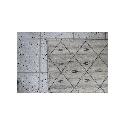 People Woollen Handcrafted Rug - 120 cm x 180 cm